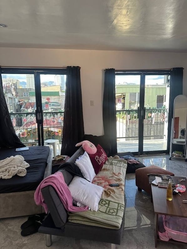 Appartement, 1 chambre, balcon | Salle de séjour