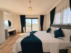 4 bedrooms, iron/ironing board, WiFi, bed sheets