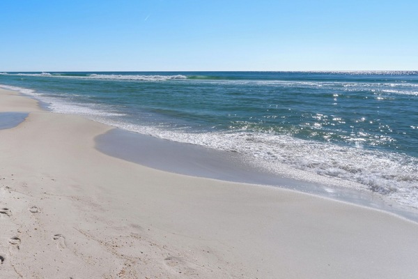 Una spiaggia nelle vicinanze