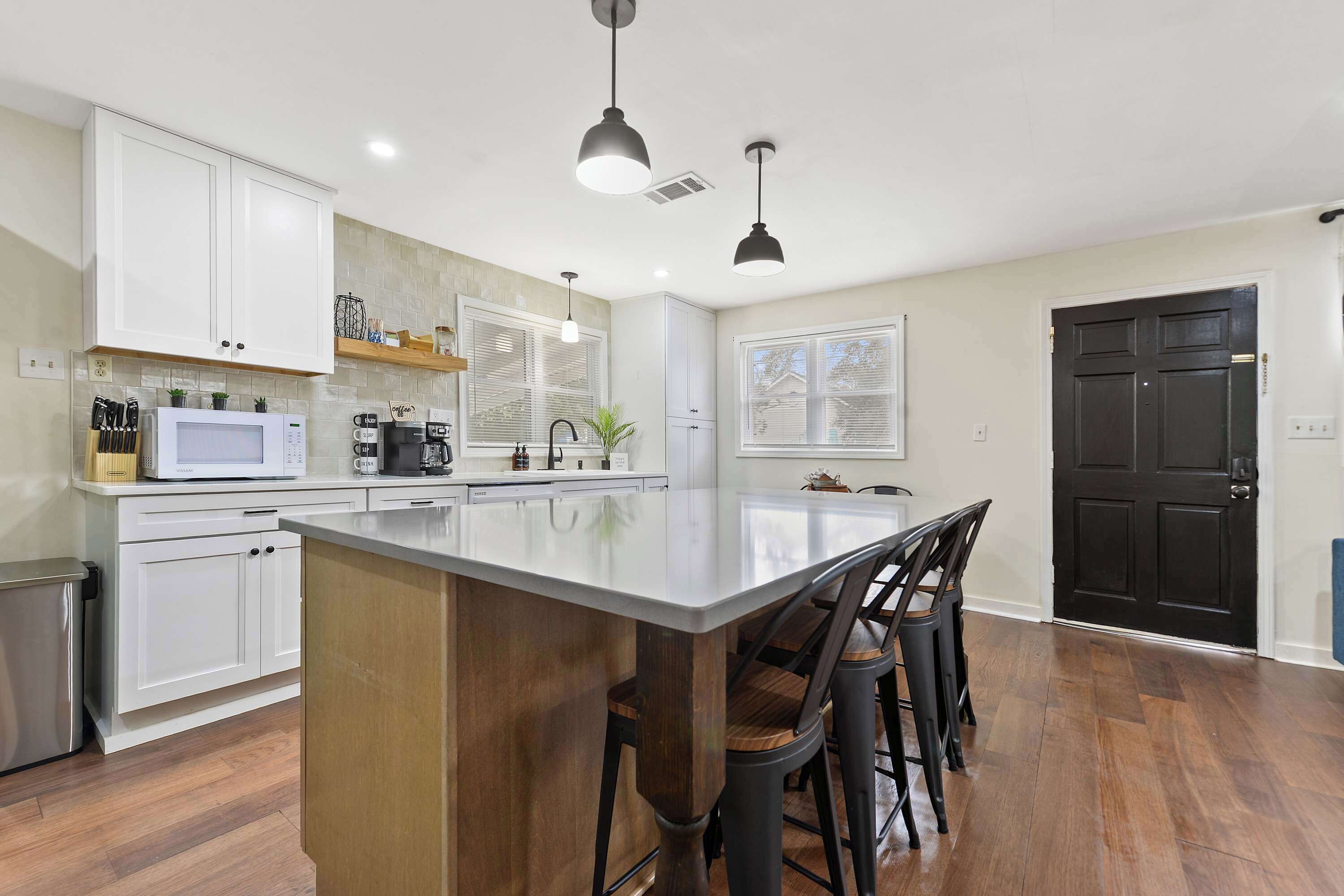 冰箱、微波炉、烤箱、炉灶