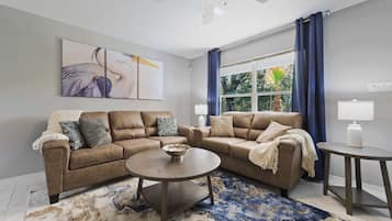 Télévision, cheminée, espaces bureaux