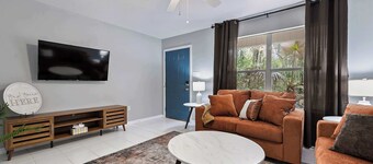 Sunset Getaway Spacious Retreat Near Beaches & Local Attractions!