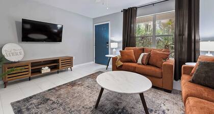 Sunset Getaway Spacious Retreat Near Beaches & Local Attractions!