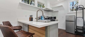 Coastal Cabana Studio - Close to beach and Mississippi City