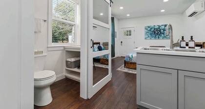 Coastal Cabana Studio - Close to beach and Mississippi City