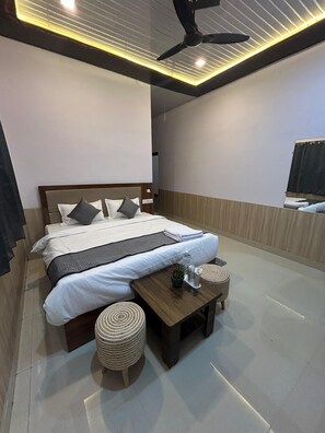 Deluxe Double Room | Free WiFi