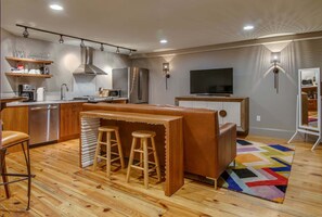 Refrigerador, microondas, horno, placa de cocina