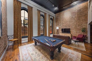 Games room - Beautiful Stay for 6, w/Billiards in DT! (Nashville)