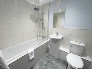 Deluxe Apartment | Laptop workspace, free WiFi - Serenity Holiday Apartments  (Blackpool)