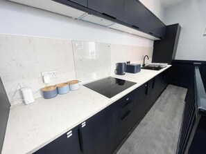 Laptop workspace, free WiFi - Serenity Holiday Apartments  (Blackpool)