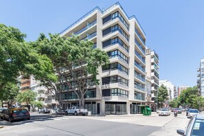 Exterior - Luxurious 2-bedroom apartment with AC, 1 GB Ultra Fast Wifi - Luxurious Mattress (BRL)