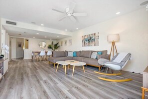 TV - Treasure Island Waterfront Beach House - 150 ft to beach! (Treasure Island)