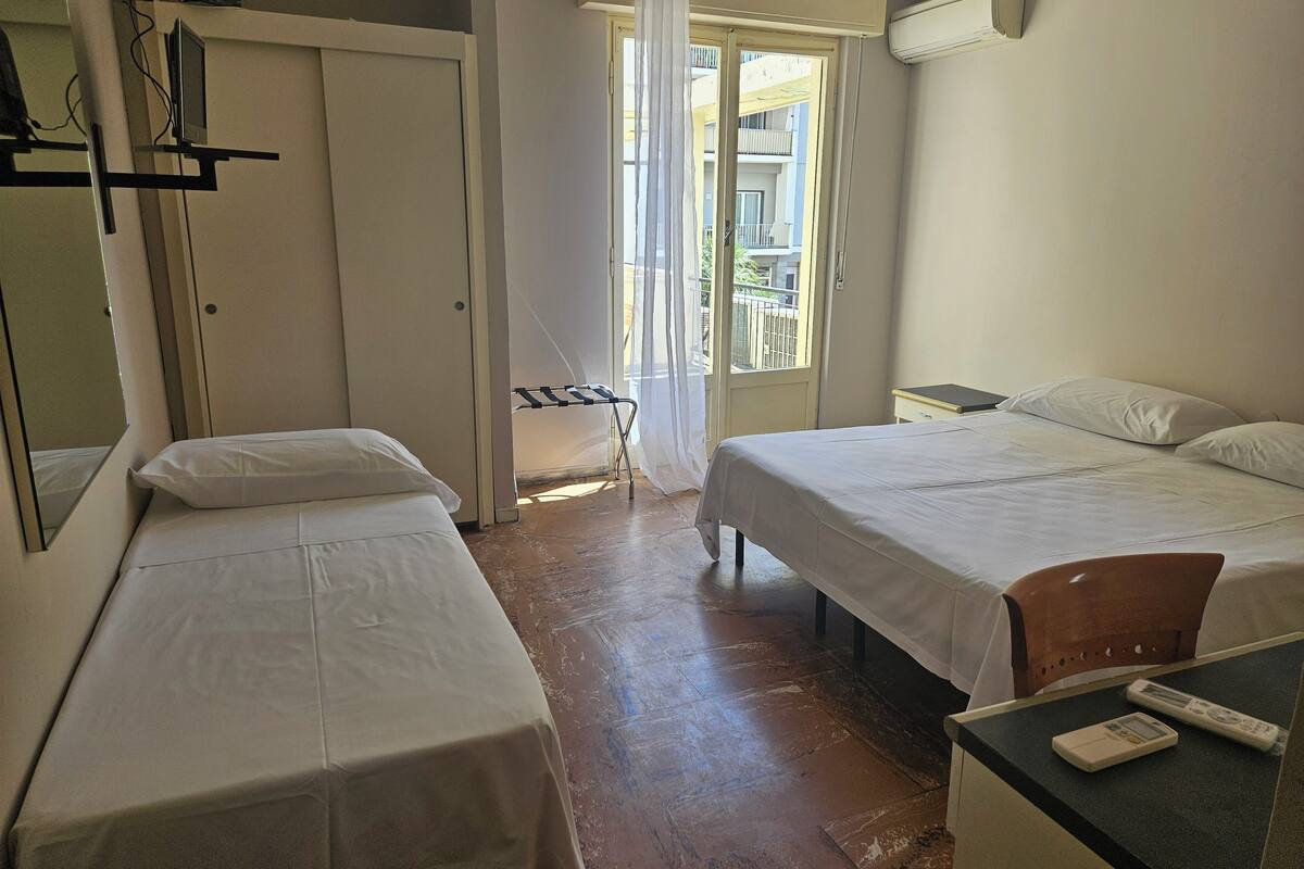Standard Triple Room | 1 bedroom, in-room safe, free WiFi
