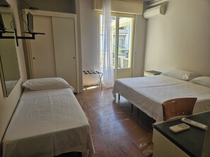 In-room safe, free WiFi