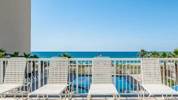 Piscine couverte, piscine extérieure