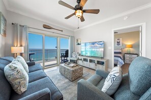 Living room - Crystal Tower 1501 (Gulf Shores)