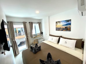 Deluxe Single Room, Balcony, City View | Desk, laptop workspace, free WiFi, bed sheets - SJ Beach House Patong (Patong)