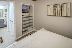 Room - Sugar Ski Comfort One Bedroom - Unit 123 (Sugar Mountain)