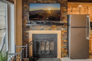 Interior - Sugar Ski Comfort One Bedroom - Unit 123 (Sugar Mountain)