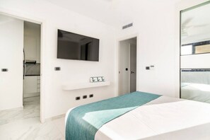2 bedrooms, desk, iron/ironing board, WiFi - Cana Rock Star Infinity Pool & Beach Club (Punta Cana)