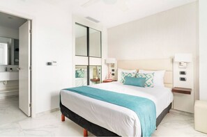 2 bedrooms, desk, iron/ironing board, WiFi - Cana Rock Star Infinity Pool & Beach Club (Punta Cana)