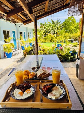 Apartment, 2 Bedrooms, Balcony, Garden View | Outdoor dining