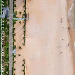 Playa privada, arena blanca, traslado desde/hacia la playa gratis