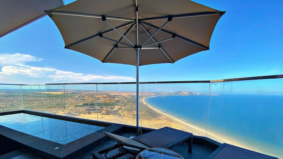 Seaview Condotel Apec