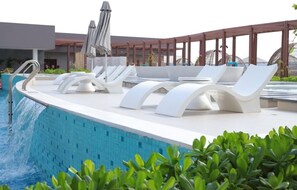 Outdoor spa tub - Seaview Condotel Apec (Phan Thiet)
