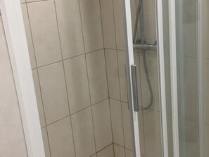 Bathroom - Typical Lorraine house in an old farmhouse (Grand-Failly)