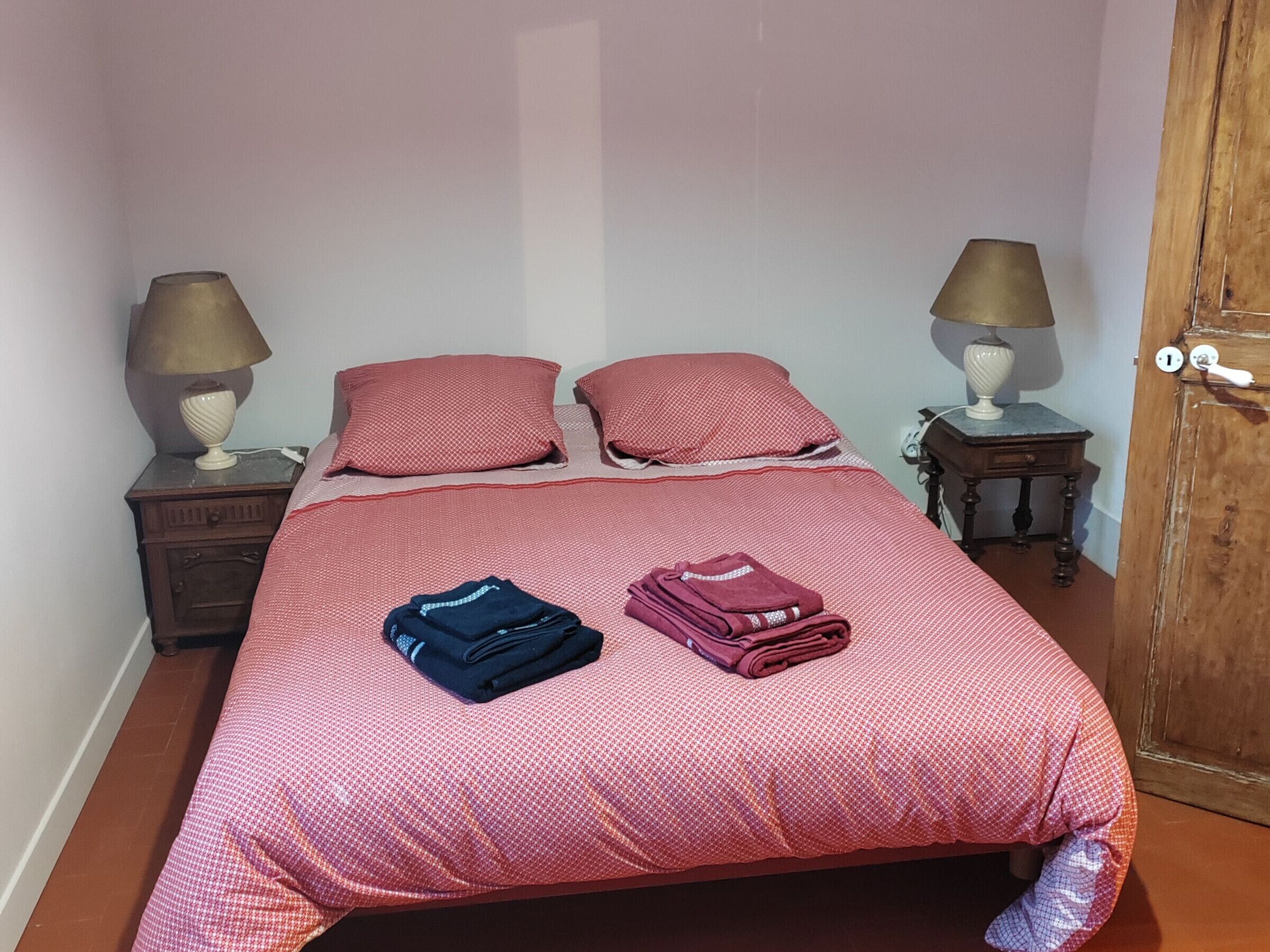 3 bedrooms, free WiFi, bed sheets