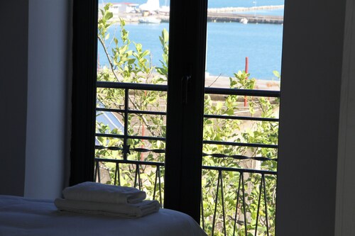 Katakolo 2 Bedroom Apartment by MPS