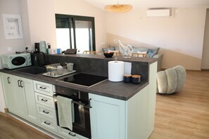 Private kitchen - Katakolo 2 Bedroom Apartment by MPS (Katakolo)