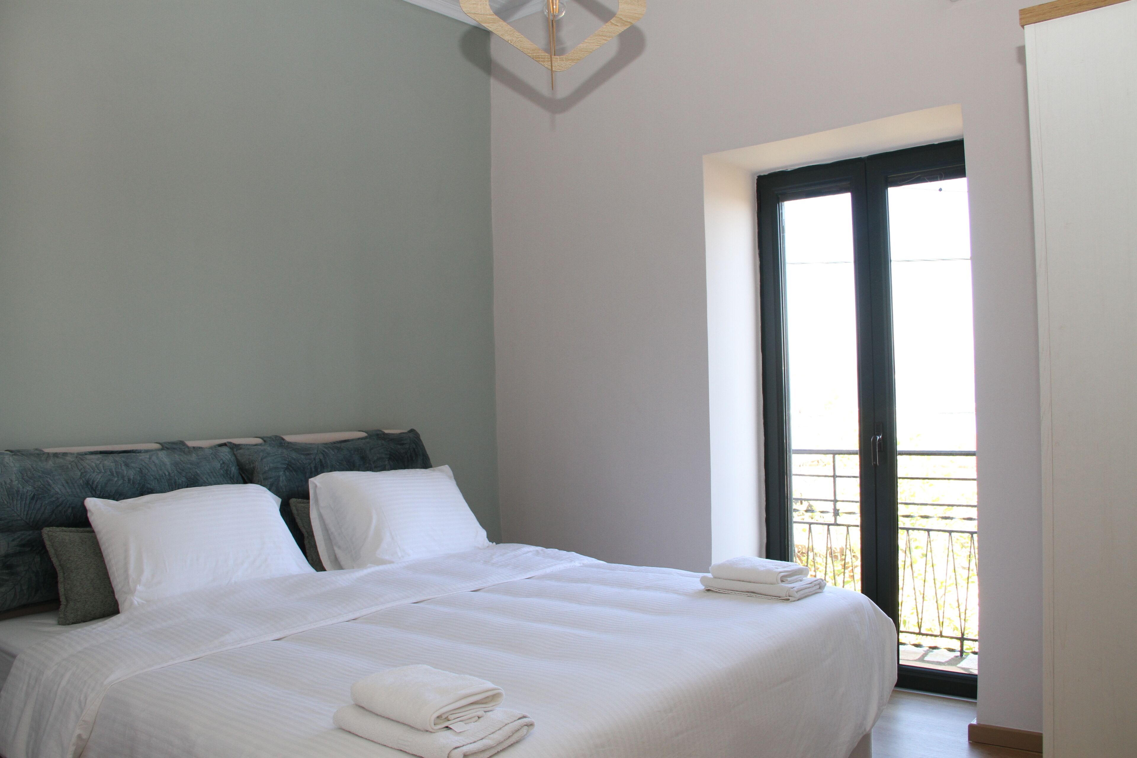 2 bedrooms, bed sheets