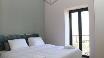 2 bedrooms, bed sheets