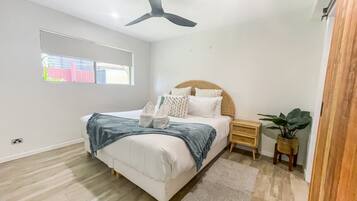 2 bedrooms, desk, iron/ironing board, free WiFi