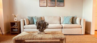 Come Enjoy Cape Cod!  Charming 3-BR house in pleasant Falmouth