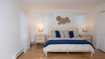 3 bedrooms, in-room safe, iron/ironing board, WiFi