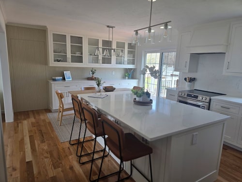 Come Enjoy Cape Cod!  Charming 3-BR house in pleasant Falmouth