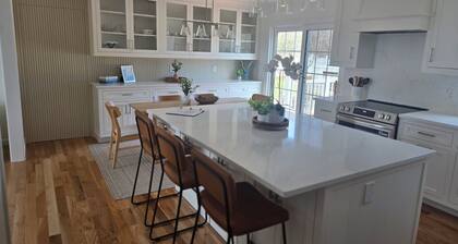 Come Enjoy Cape Cod! Charming 3-BR house in pleasant Falmouth