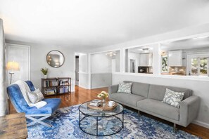 Televisio, takka, tulostin