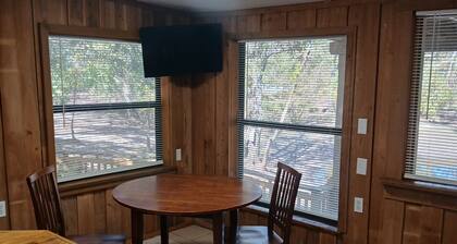 Cozy studio with AC, fitness room, WiFi in charming Mayo