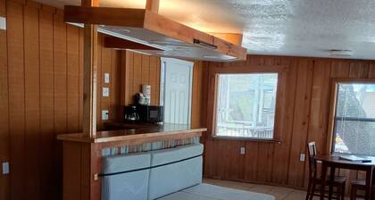 Cozy studio with AC, fitness room, WiFi in charming Mayo