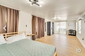 4 bedrooms, desk, iron/ironing board, free WiFi
