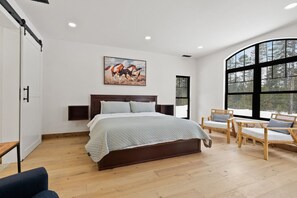 5 soveværelser, skrivebord, weekendseng, gratis Wi-Fi