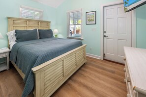 1 bedroom, iron/ironing board, WiFi, bed sheets - ~MARGARITA COTTAGE~ Bask in sunshine and lounge by your pool in paradise. (Key West)