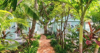 ~ROBINSON CRUSOE COTTAGE~ Delight in island vibes in this home with a pool.