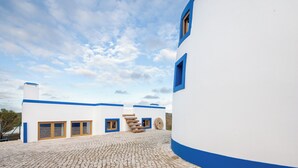 Exterior - The Indigo Windmill, Peniche (Atouguia da Baleia)