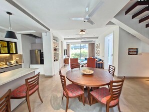 Villa | Dining