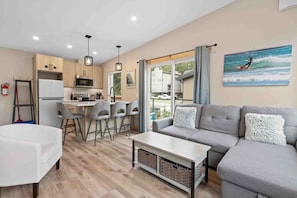 Smart TV - SS#8-Kitesurfer-Spring Cove, Terrace Beach, Sauna! (Ucluelet)